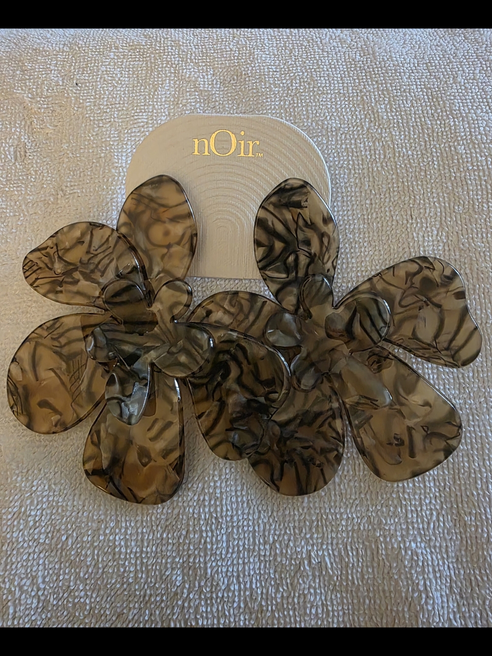 nOir Jewelry Brown Tortoiseshell Flower Earring